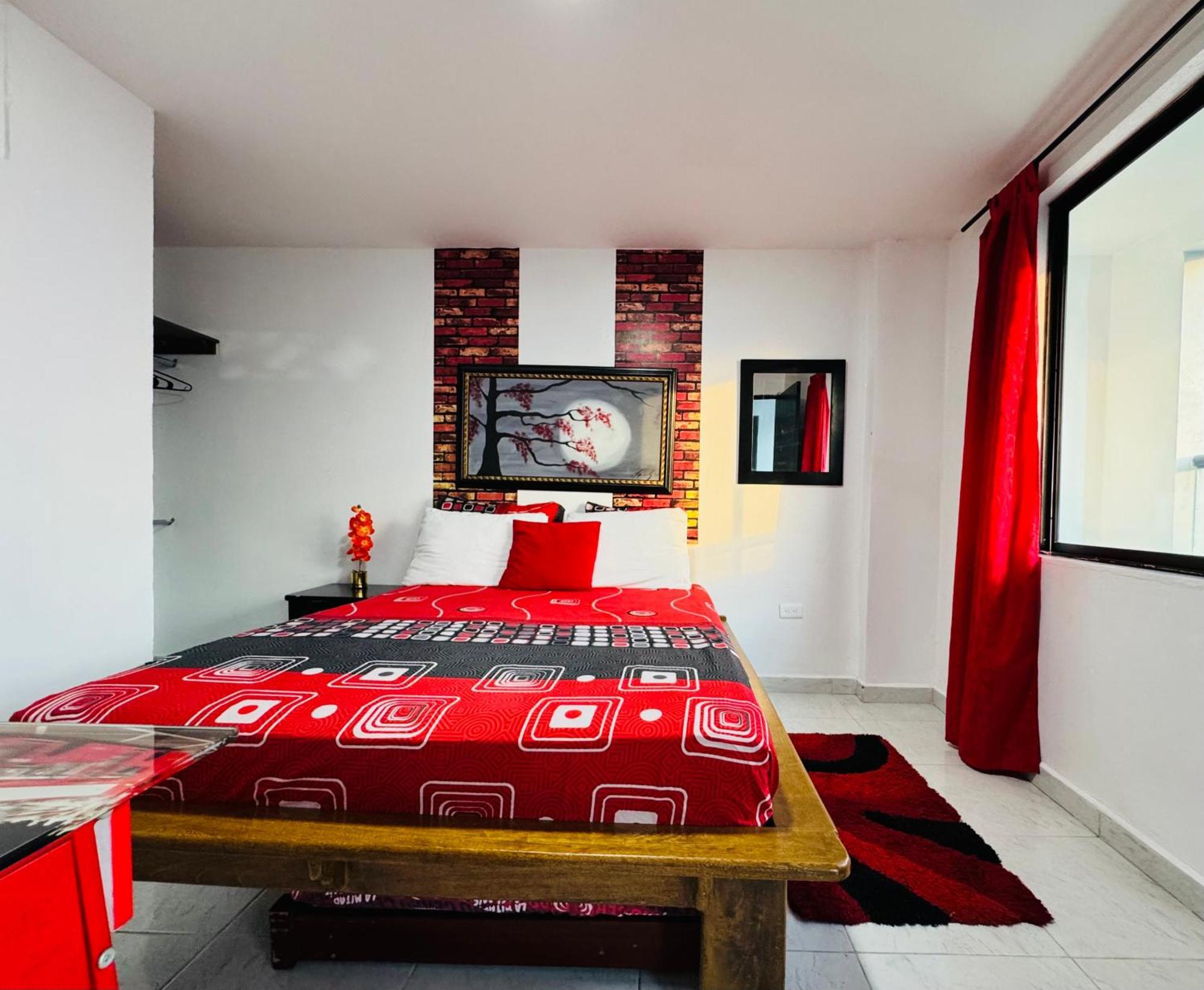 Apartment Victory Apartments: Cozy With Wi-fi & Shared Terrace In Medellin