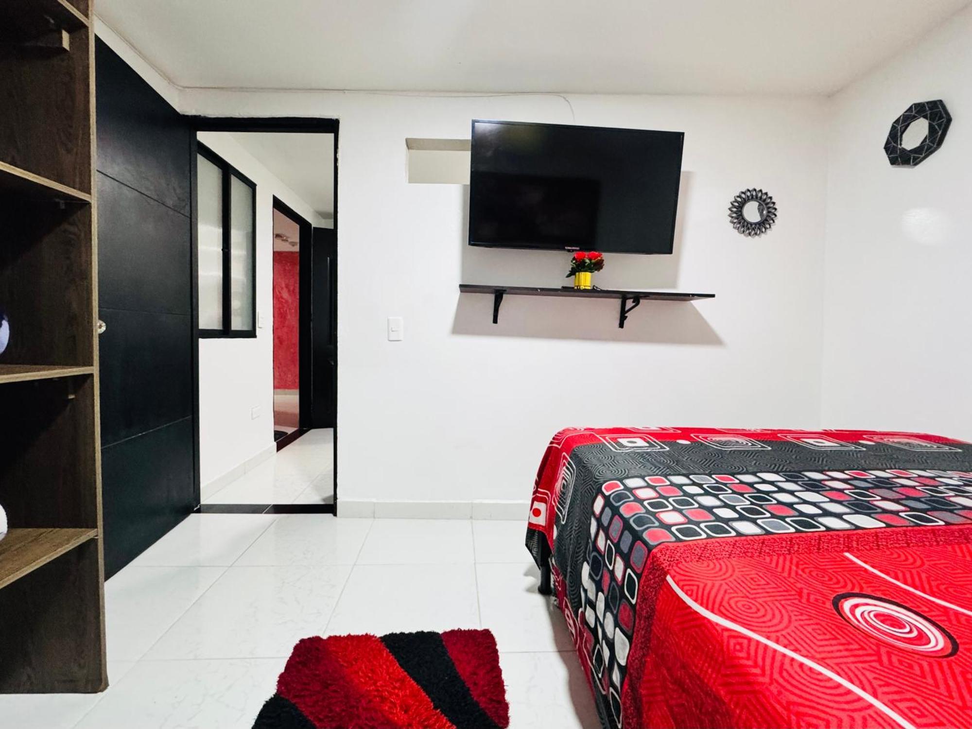 Victory Apartments: Cozy With Wi-fi & Shared Terrace In