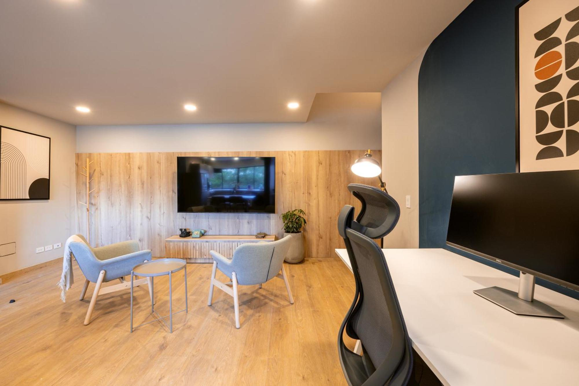 Aparthotel Stratasix