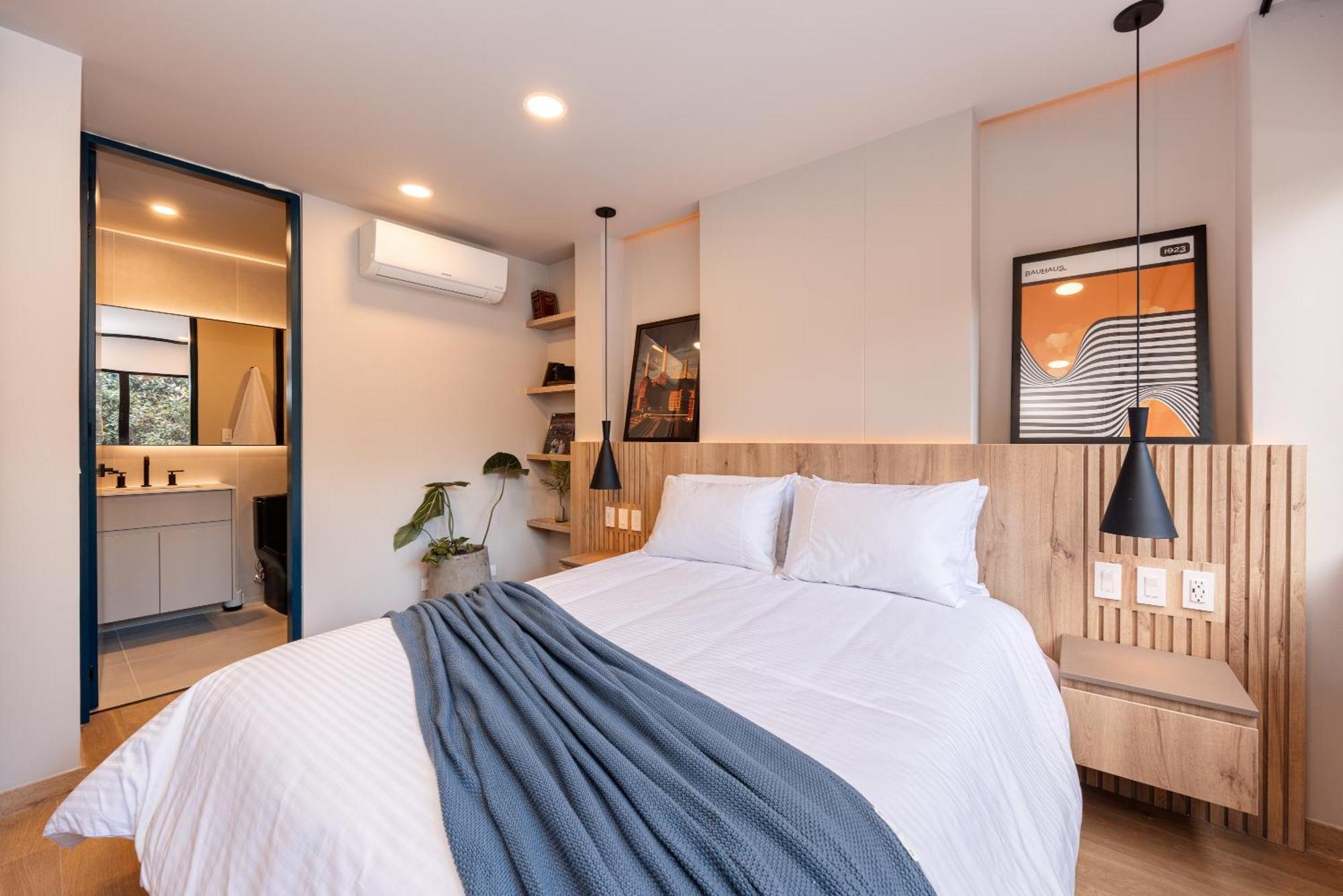 Stratasix Aparthotel
