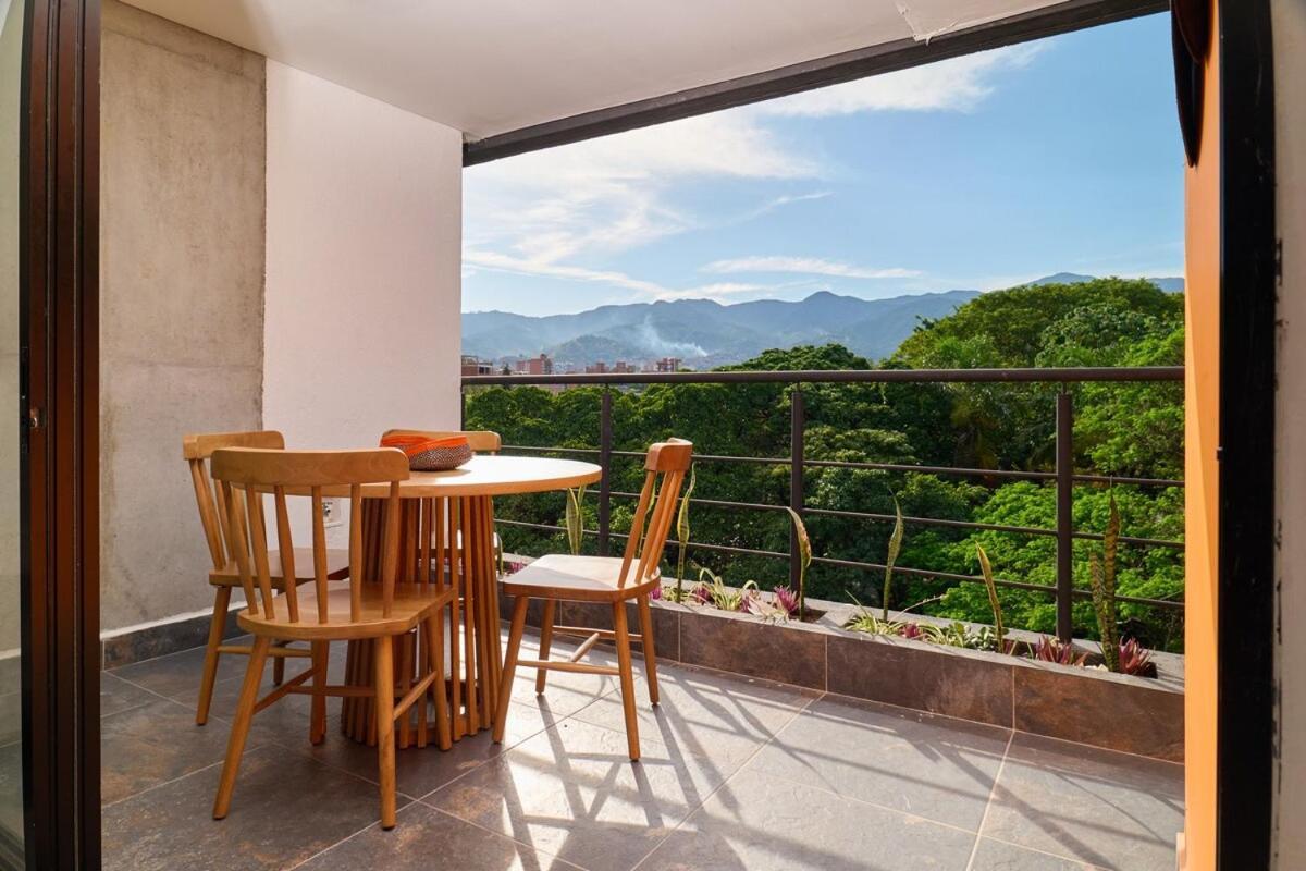Luxurious In Laureles Estadio Apartment Medellin