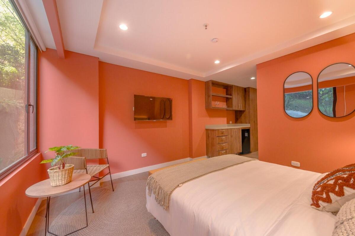 Apartment Elegant Steps From El Tesoro Mall 304 *