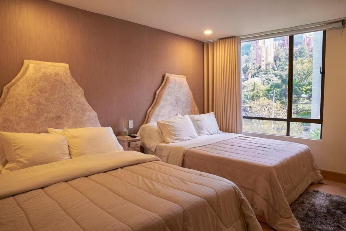 Apartment Amazing Ph In Poblado 5bd & Heated Pool!