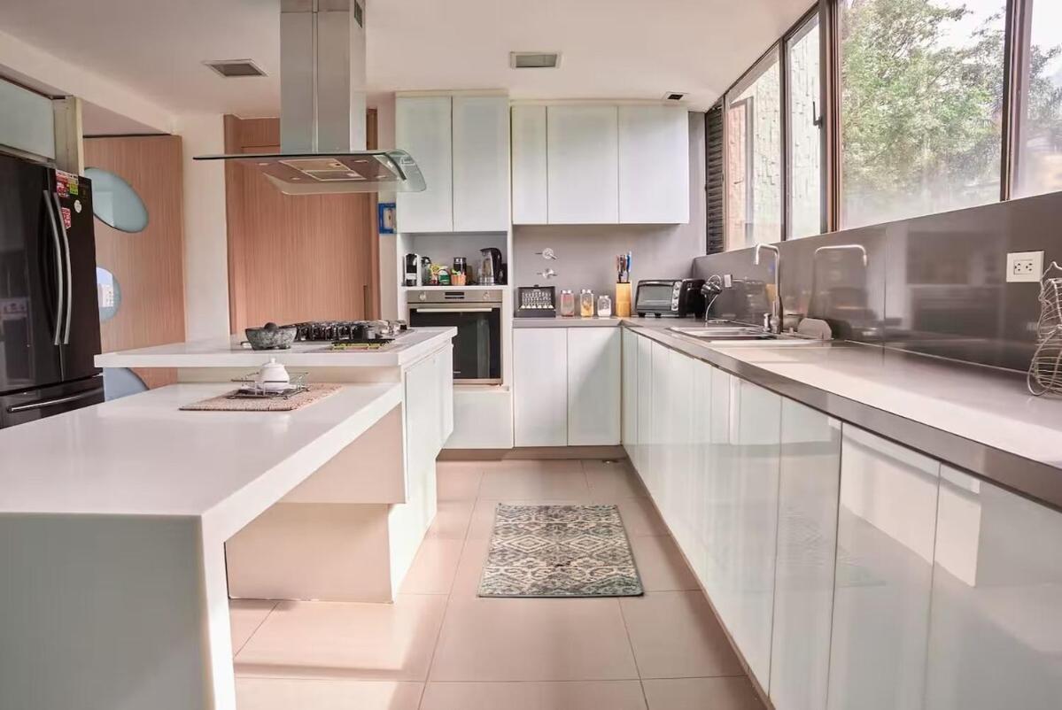 Amazing Ph In Poblado 5bd & Heated Pool! Medellin