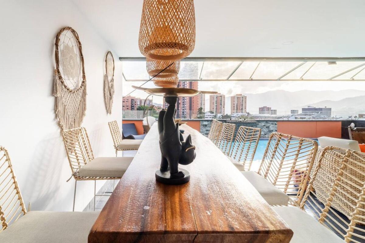 Apartment Amazing Ph In Poblado 5bd & Heated Pool! *