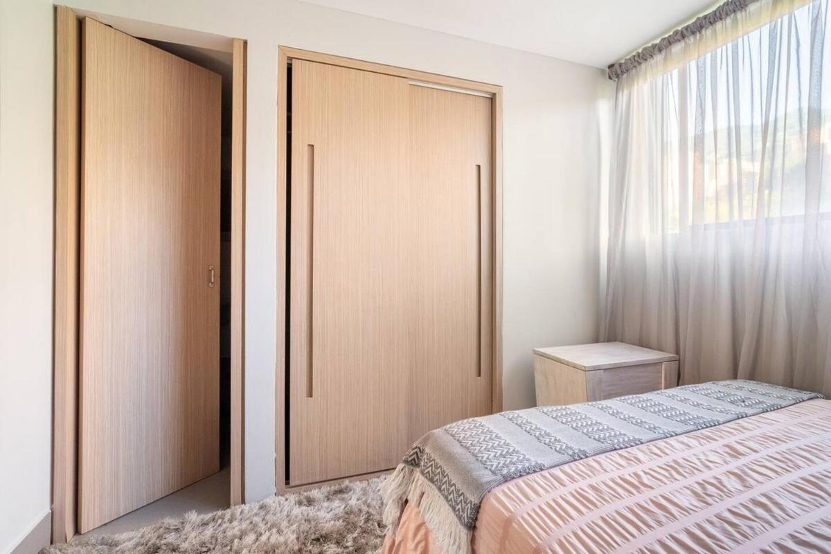 Apartment Amazing Ph In Poblado 5bd & Heated Pool! *