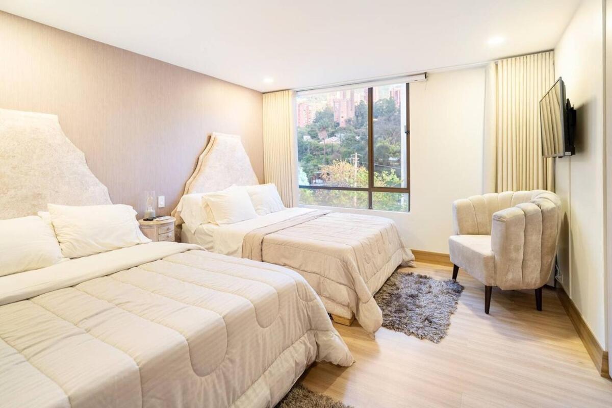 Apartment Amazing Ph In Poblado 5bd & Heated Pool! Medellin