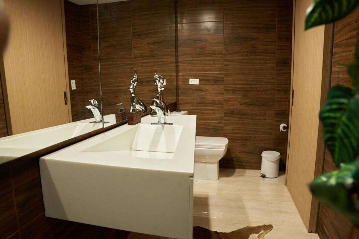 Apartment Amazing Ph In Poblado 5bd & Heated Pool! Medellin