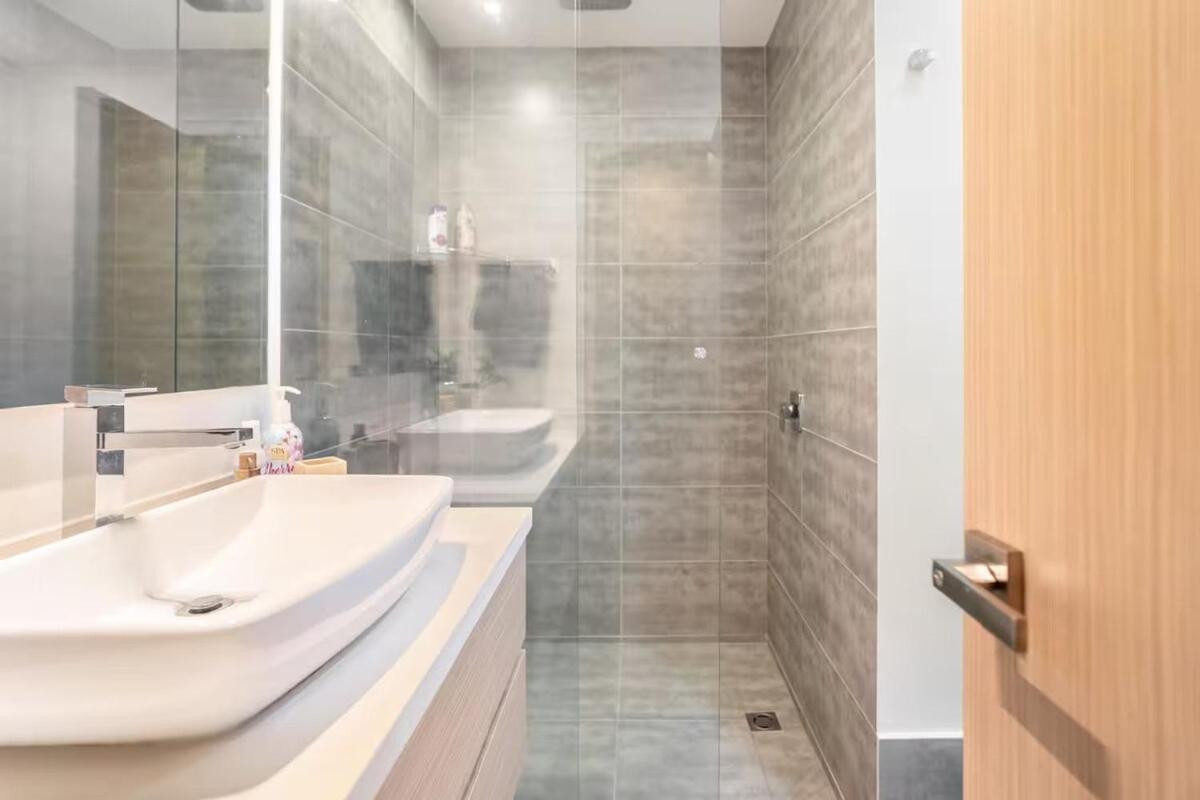 Amazing Ph In Poblado 5bd & Heated Pool! * Medellin