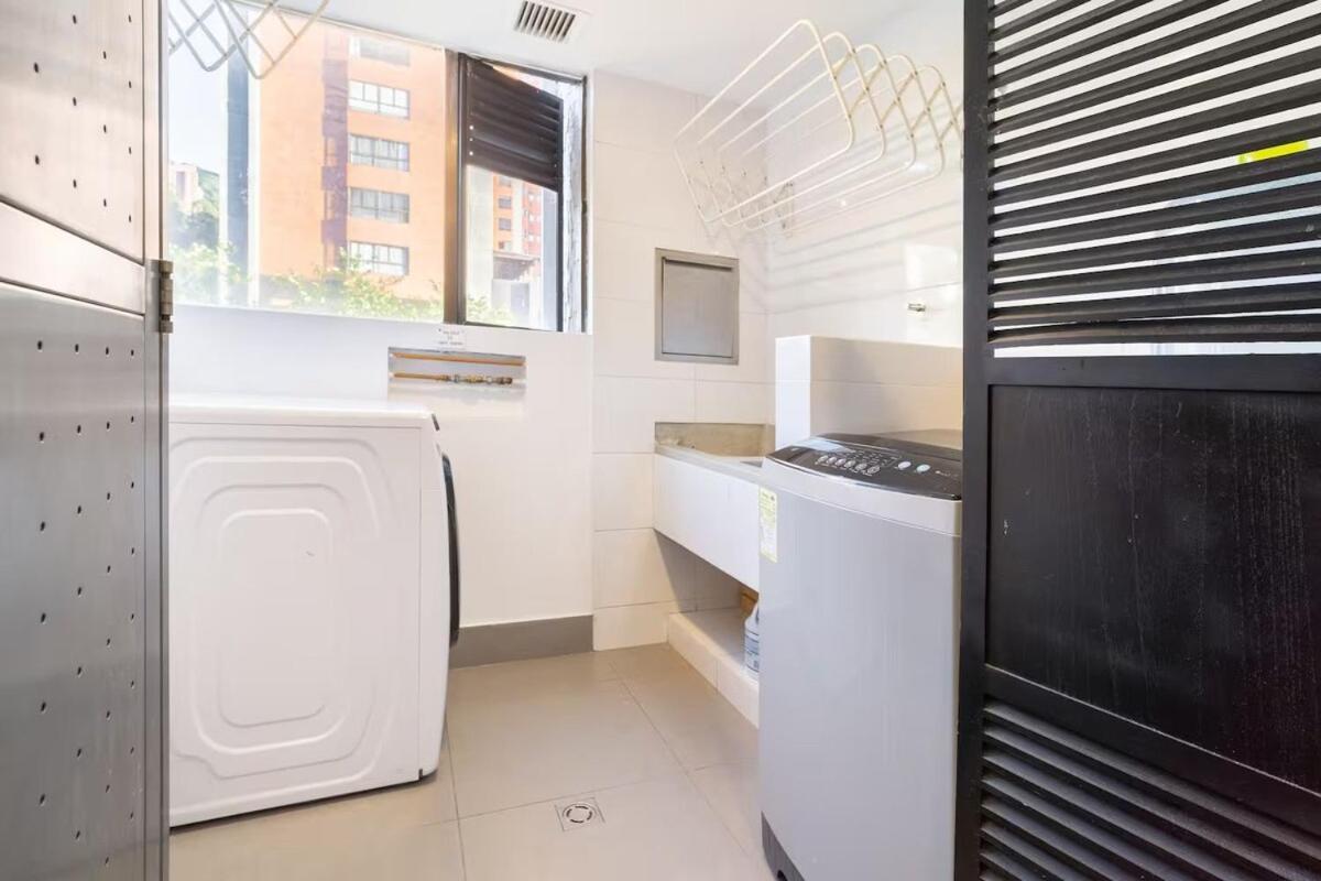 Apartment Amazing Ph In Poblado 5bd & Heated Pool! Medellin