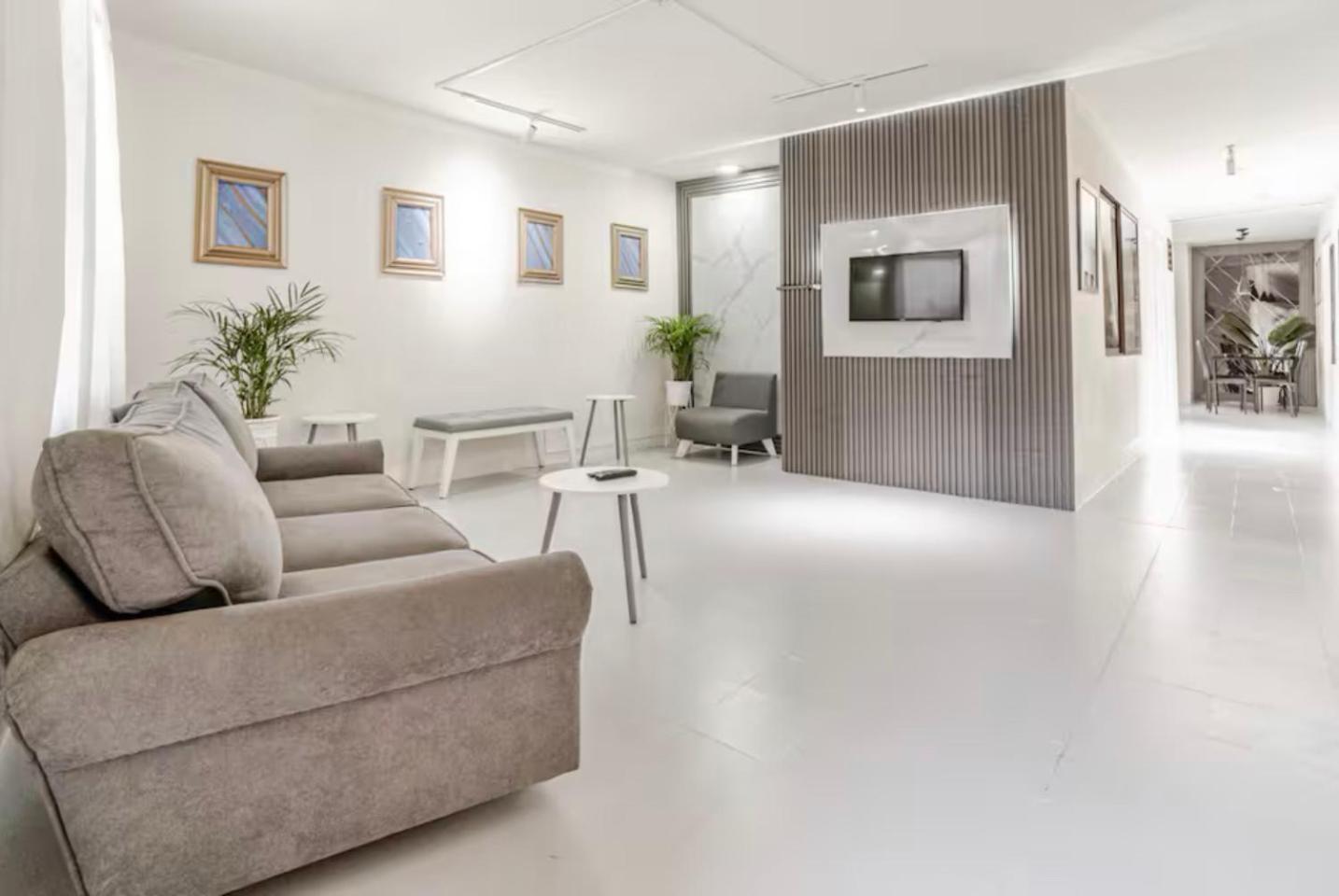 El Poblado 4 Bedroom 3 Bathroom Private Terrace Medellin