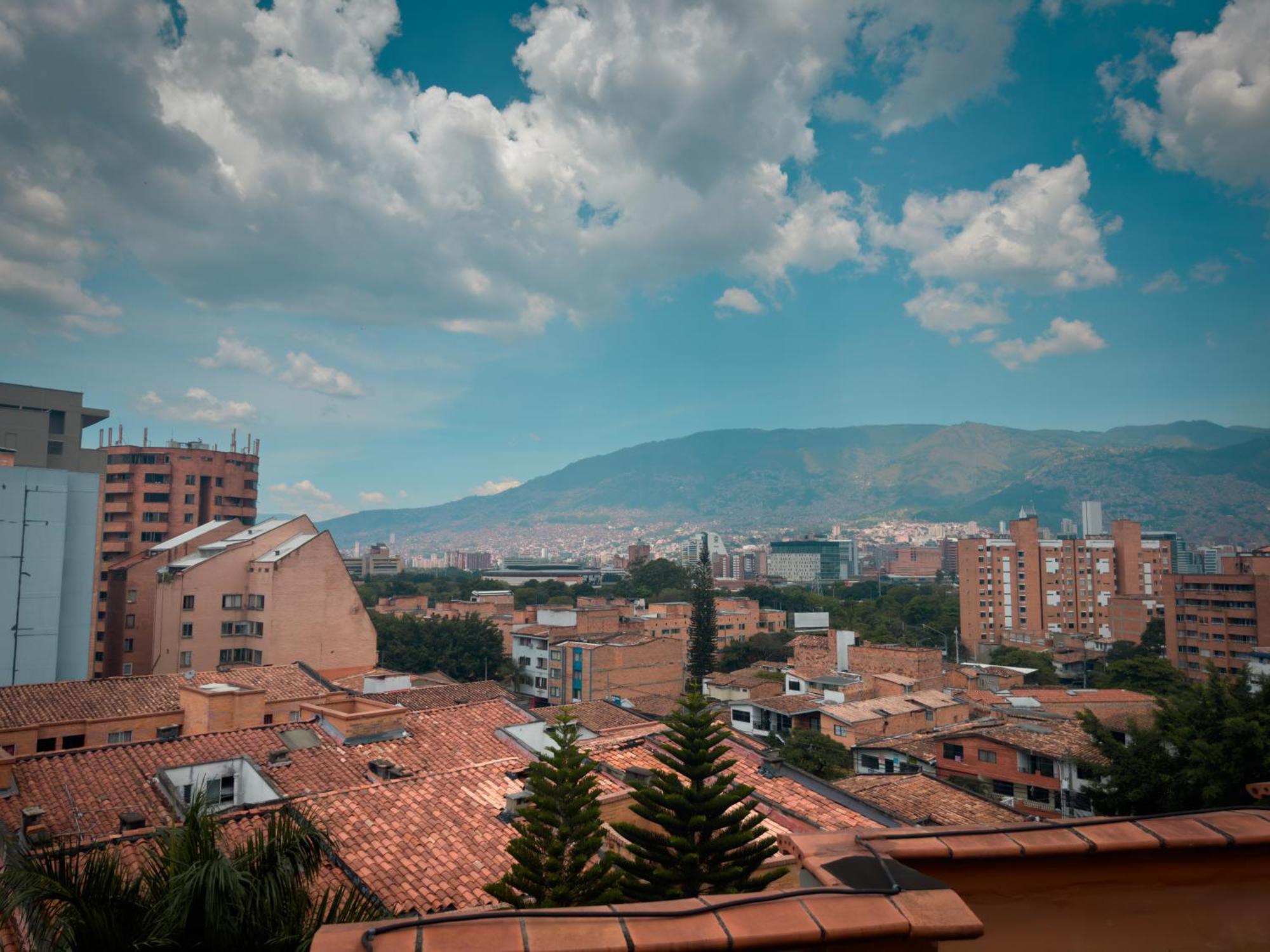 Edificio Atalanta En El Corazon De Medellin