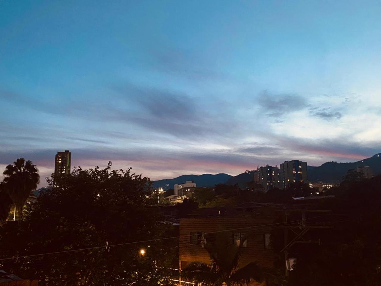 En Casa Ithaca En Floresta - Santa Lucia * Medellin