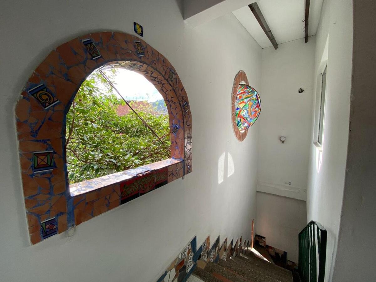 En Casa Ithaca En Floresta - Santa Lucia Medellin