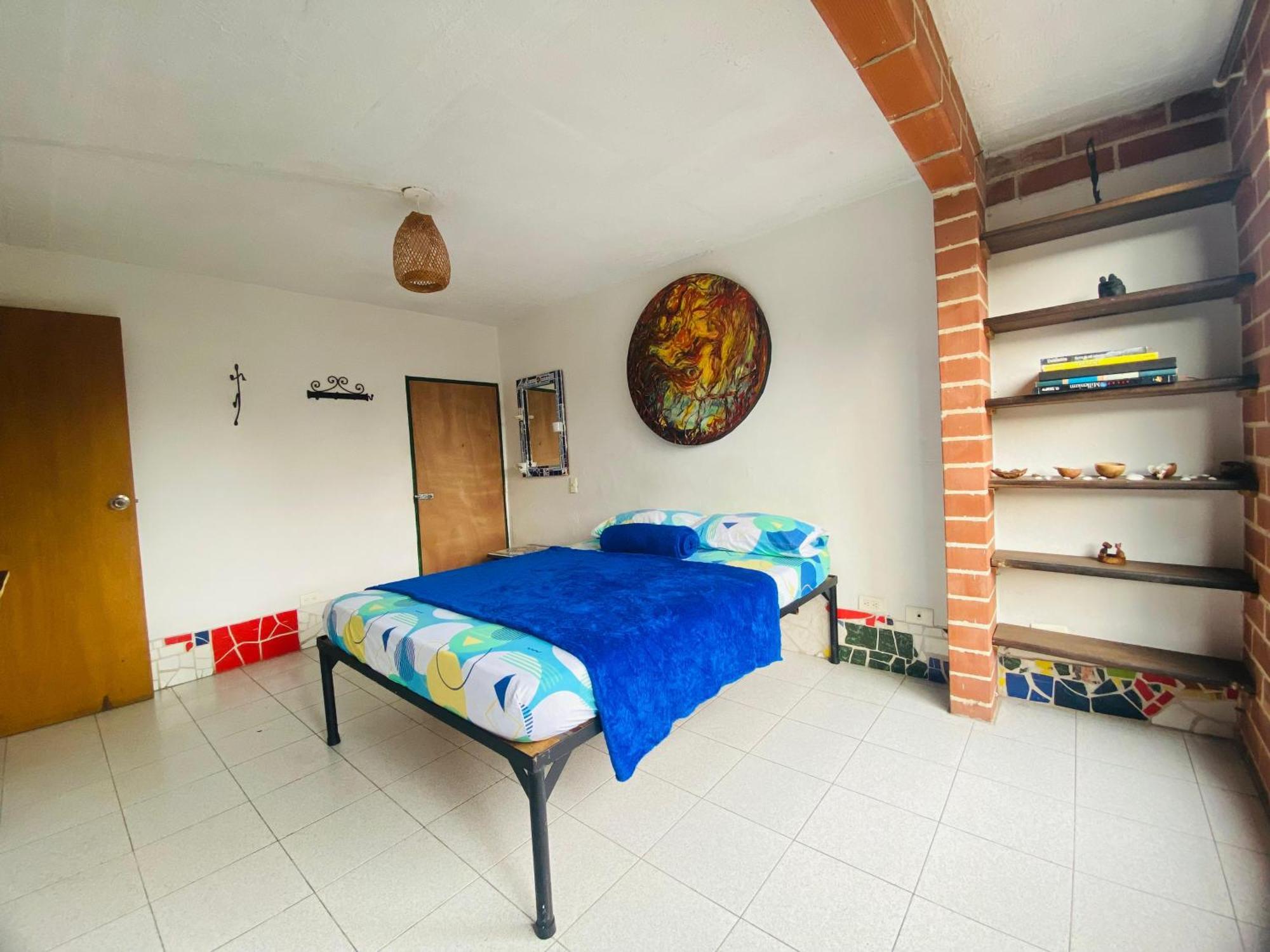 En Casa Ithaca En Floresta - Santa Lucia Medellin