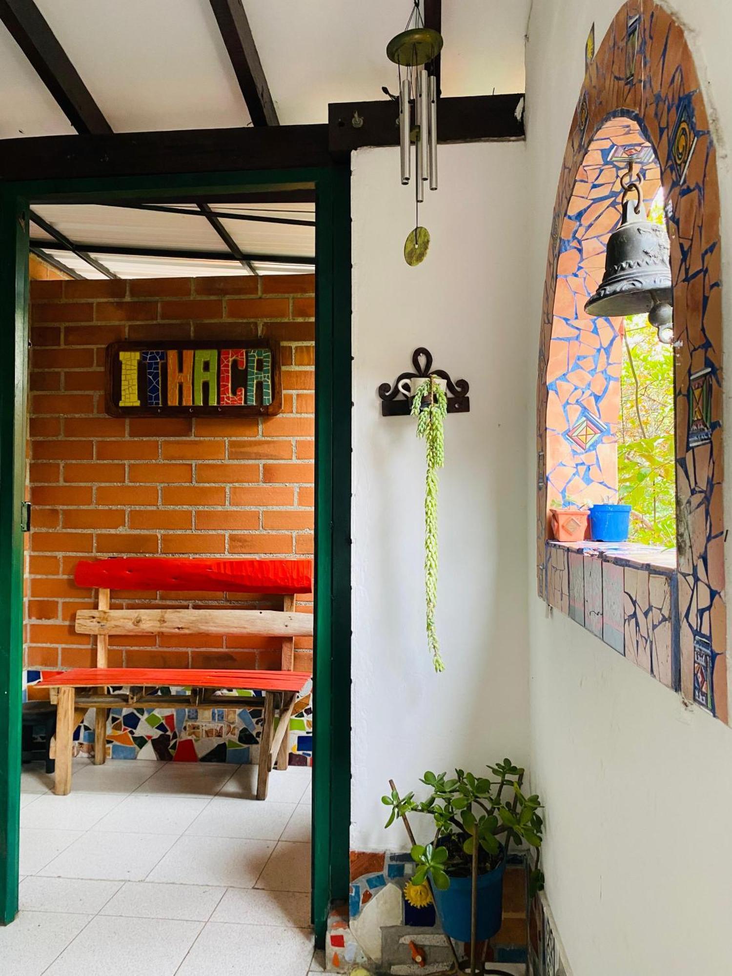 En Casa Ithaca En Floresta - Santa Lucia Medellin