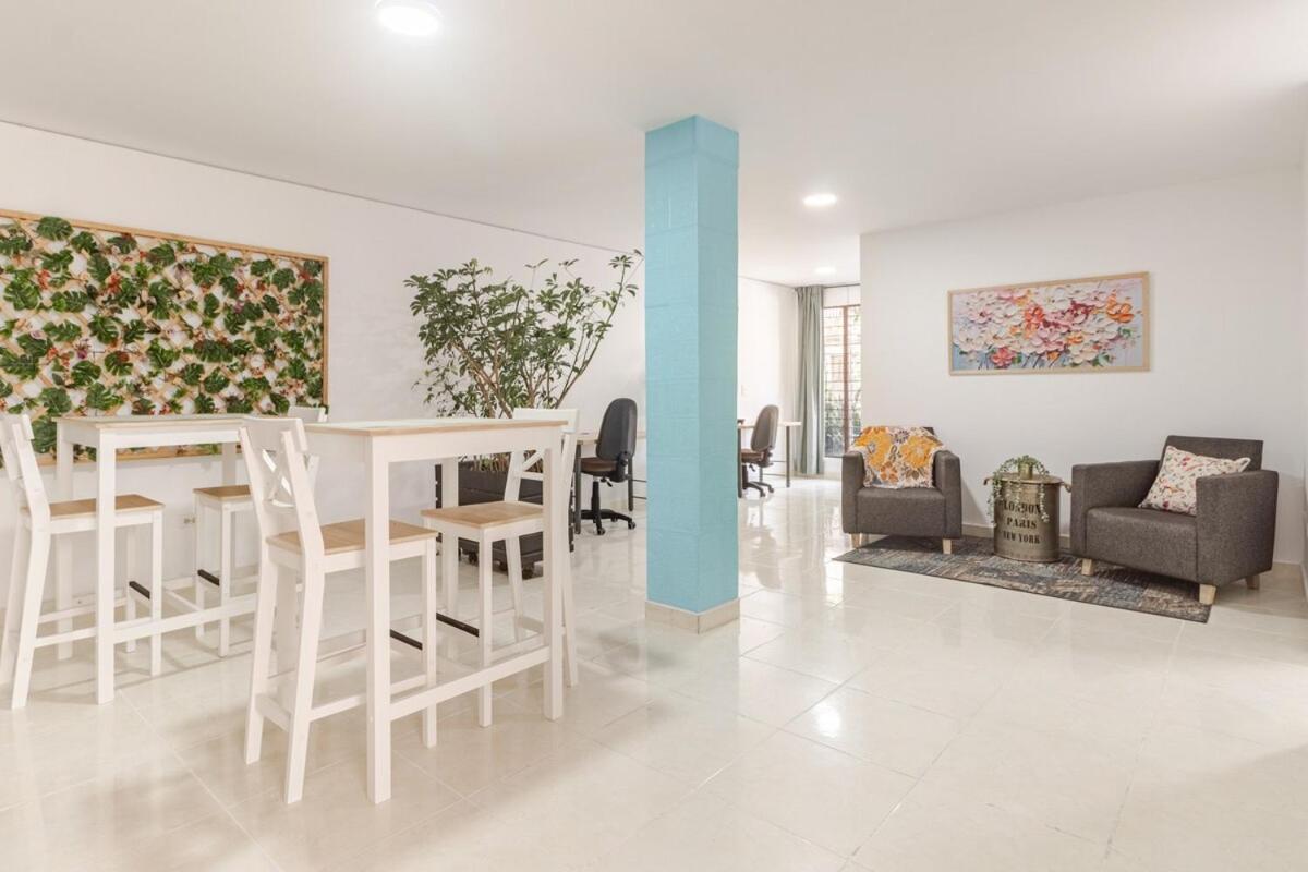 Guest house Casa De Flores En *