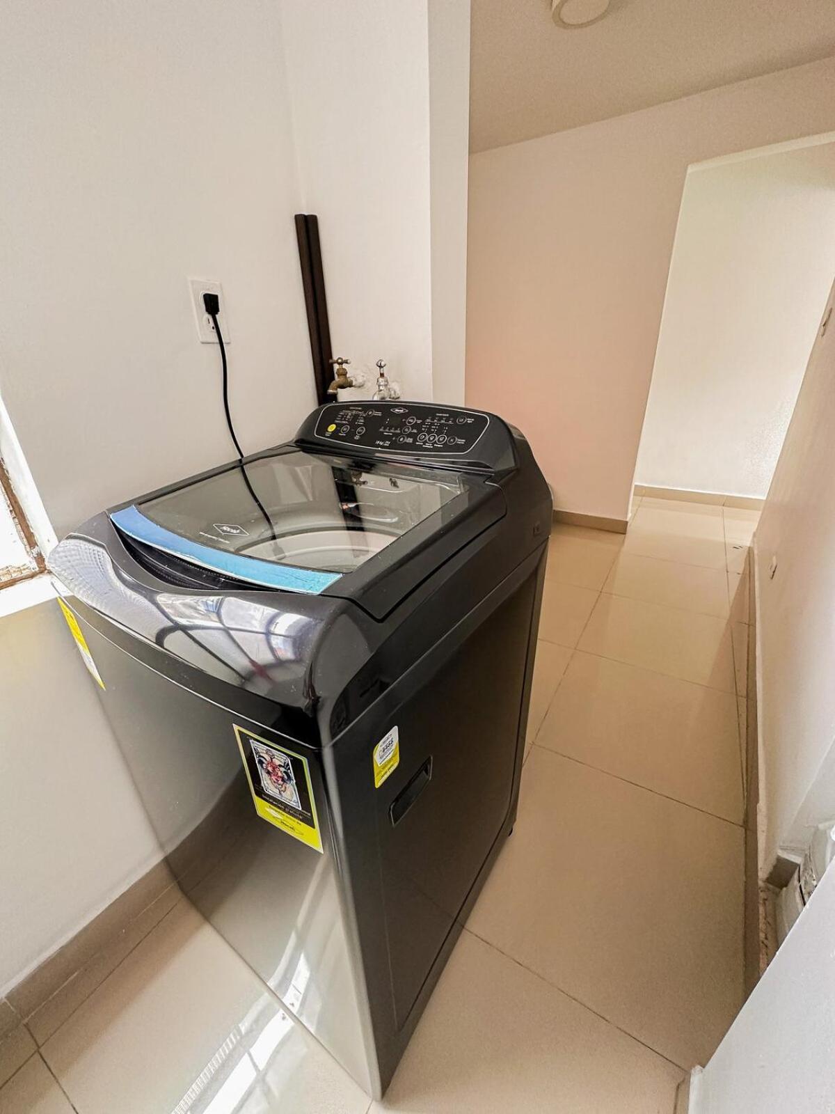 Excelente Ubicacion En La 70-laureles Apartment Medellin