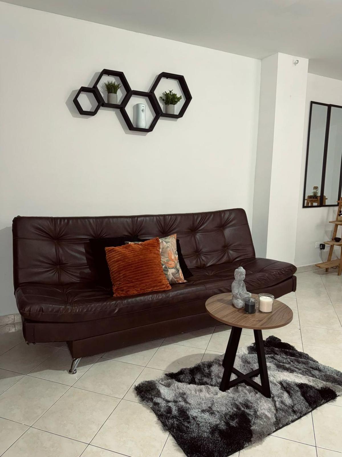 Sector Laureles-estadio 3 Hasta 6 Personas *