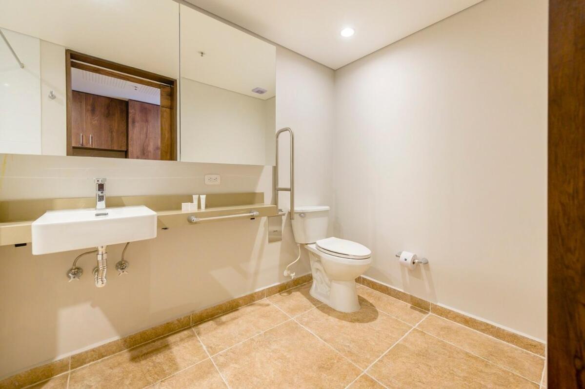 Elegant Space In El Tesoro Recharge In Comfort 308 Apartment