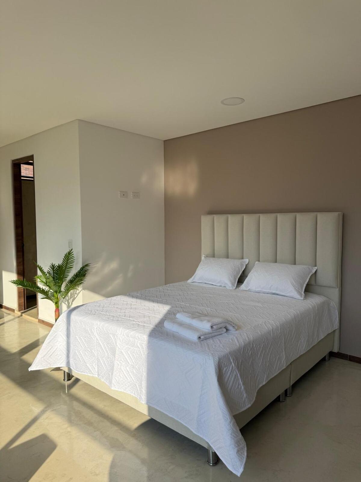 Faro 78 - 703 Air Conditioning Bed Queen Medellin