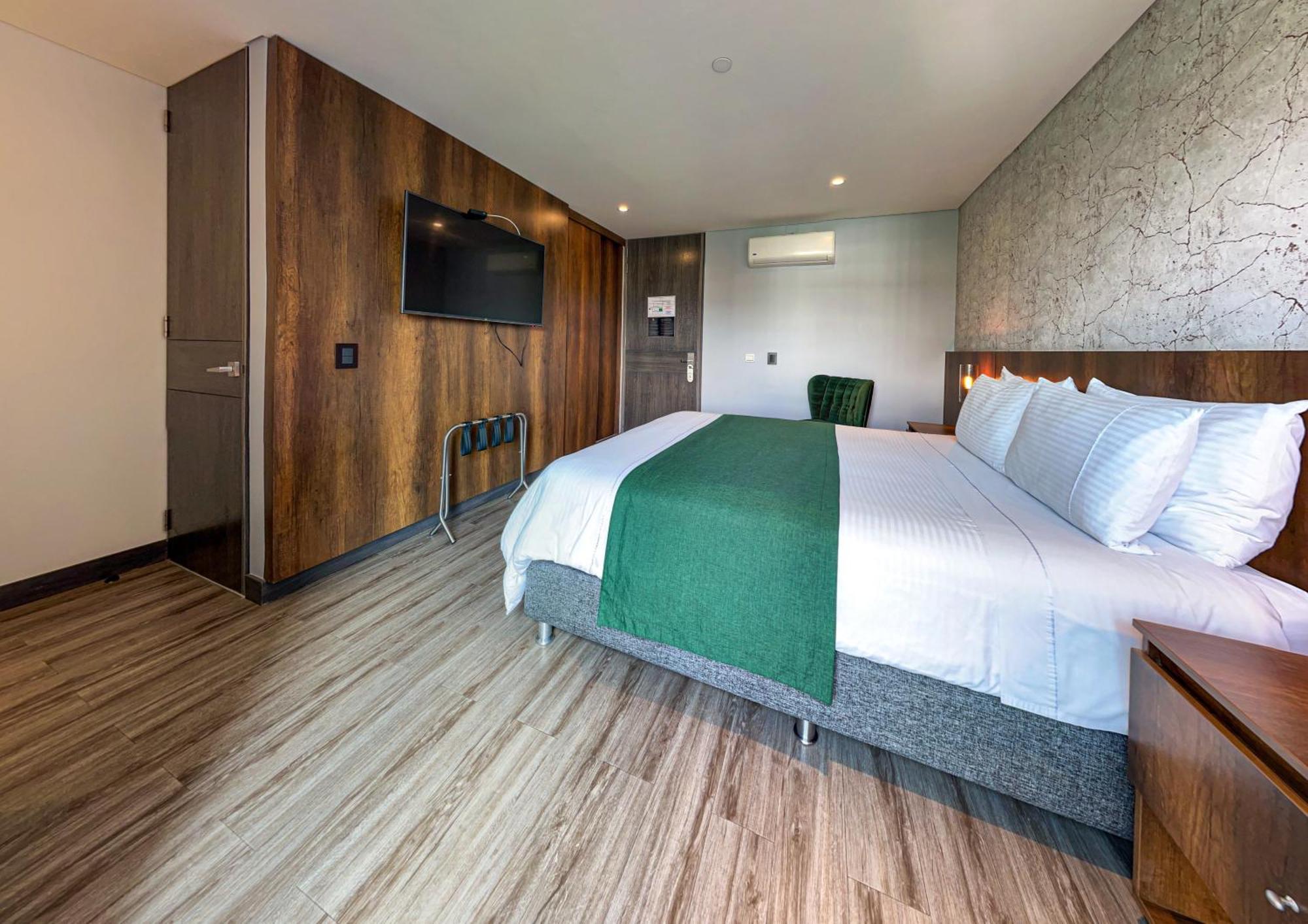 Hotel Cafe 4*