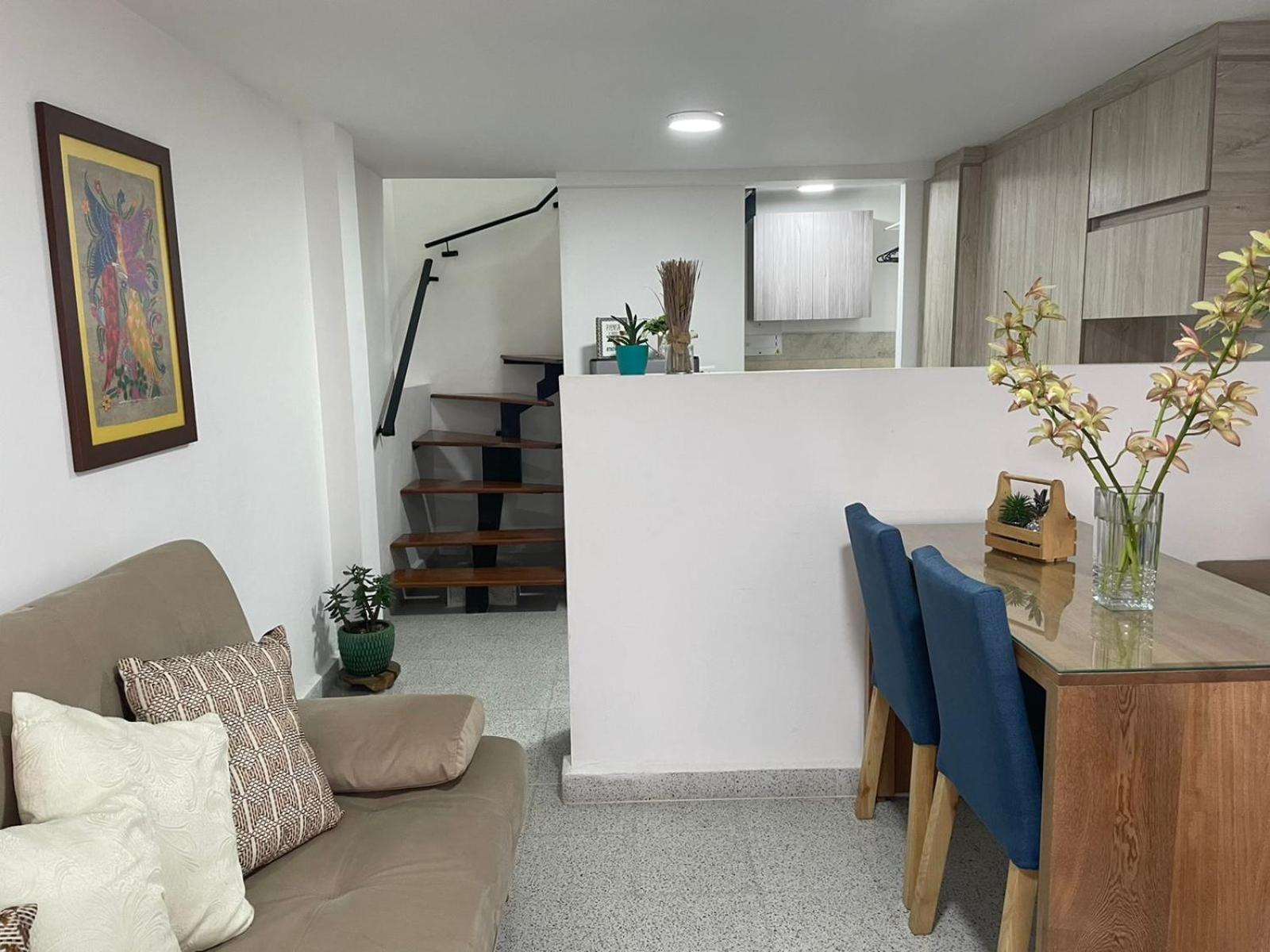 Loft Central, Cerca A Laureles Guarda Meletas Gratis!! Apartment *