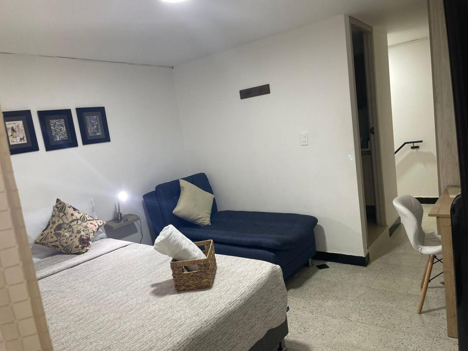 Loft Central, Cerca A Laureles Guarda Meletas Gratis!! Apartamento