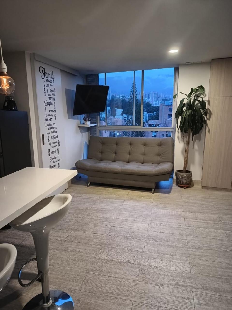 Apartment 1 A 5 Personas Apartasuite Poblado 809 Medellin