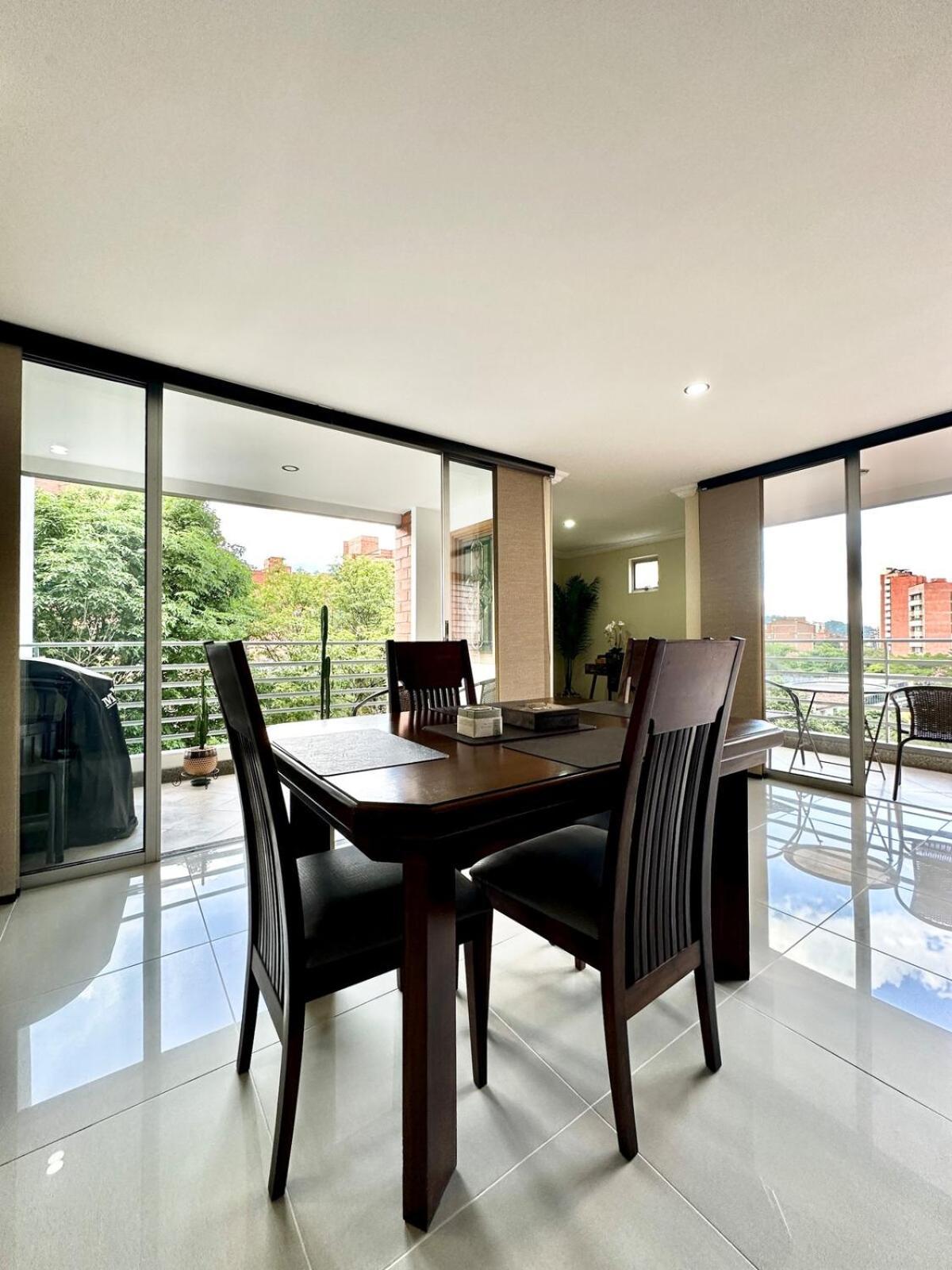 Apartment Beautiful Laureles Medellin