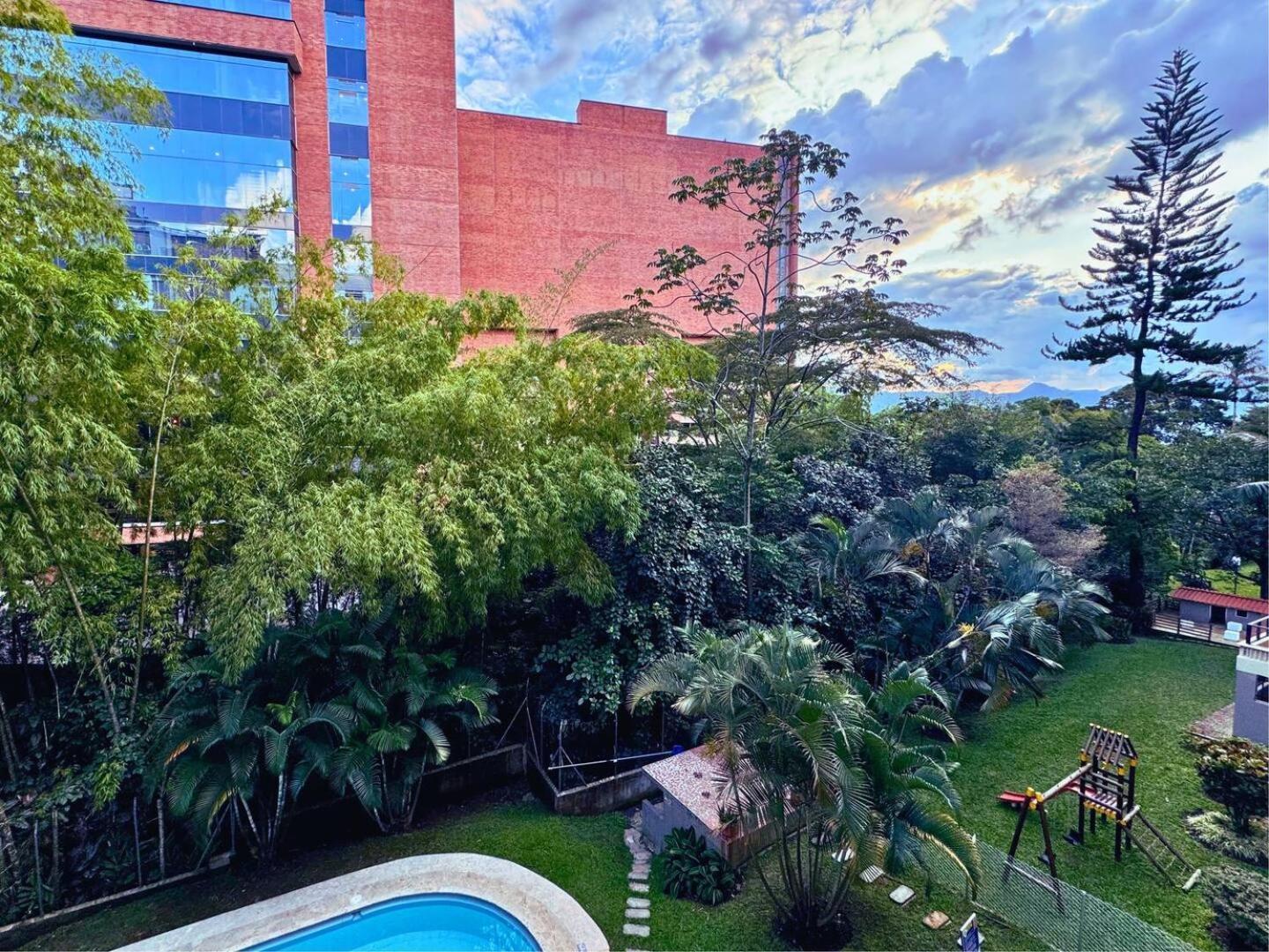 5br 2,497 Sqft Pool By El Tesoro Mall Apartment *