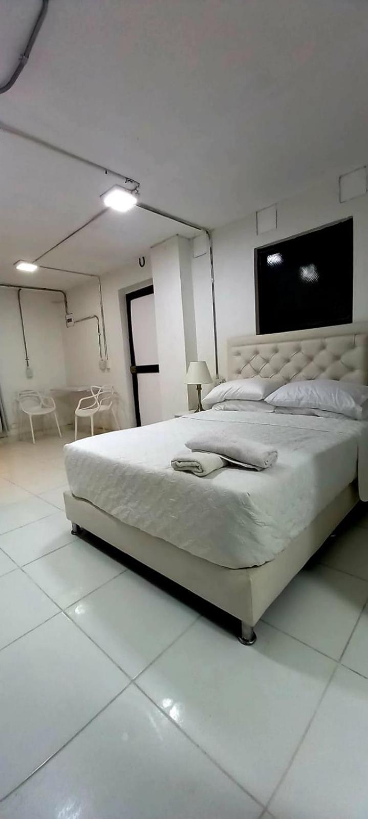 Apartment Amoblado Sector Laureles-estadio Capacidad 2 Personas *