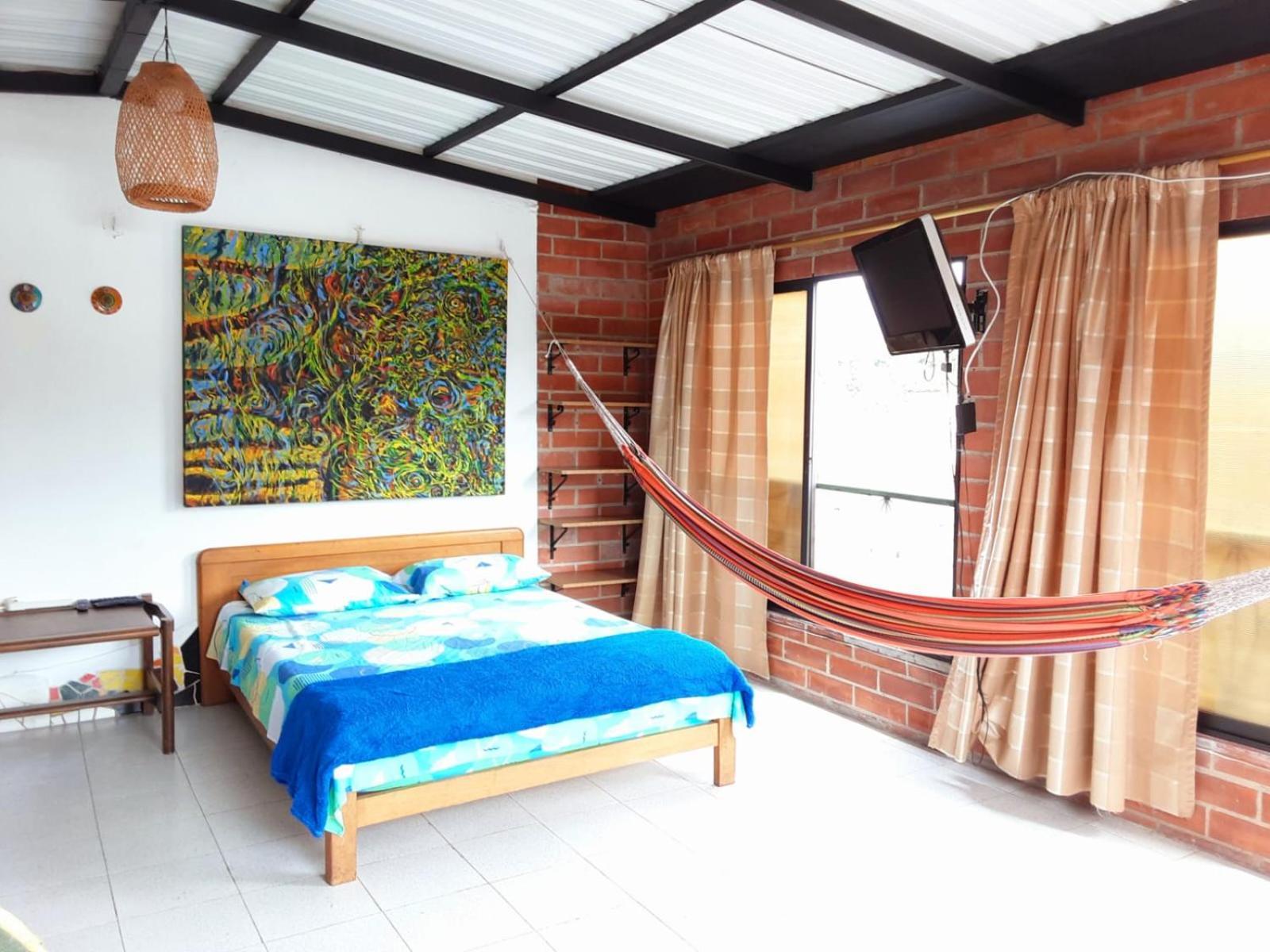 En Casa Ithaca En Floresta - Santa Lucia Medellin