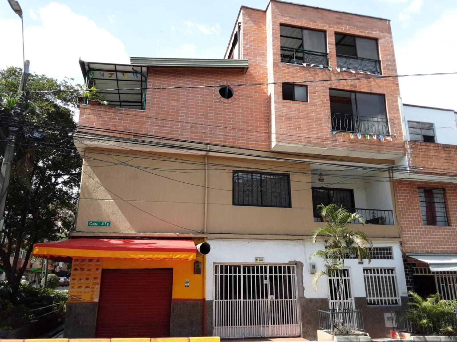 En Casa Ithaca En Floresta - Santa Lucia Medellin