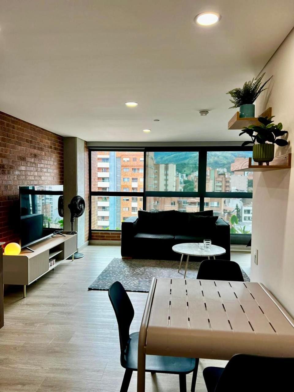 1 Bed W Ac In Laureles * Medellin
