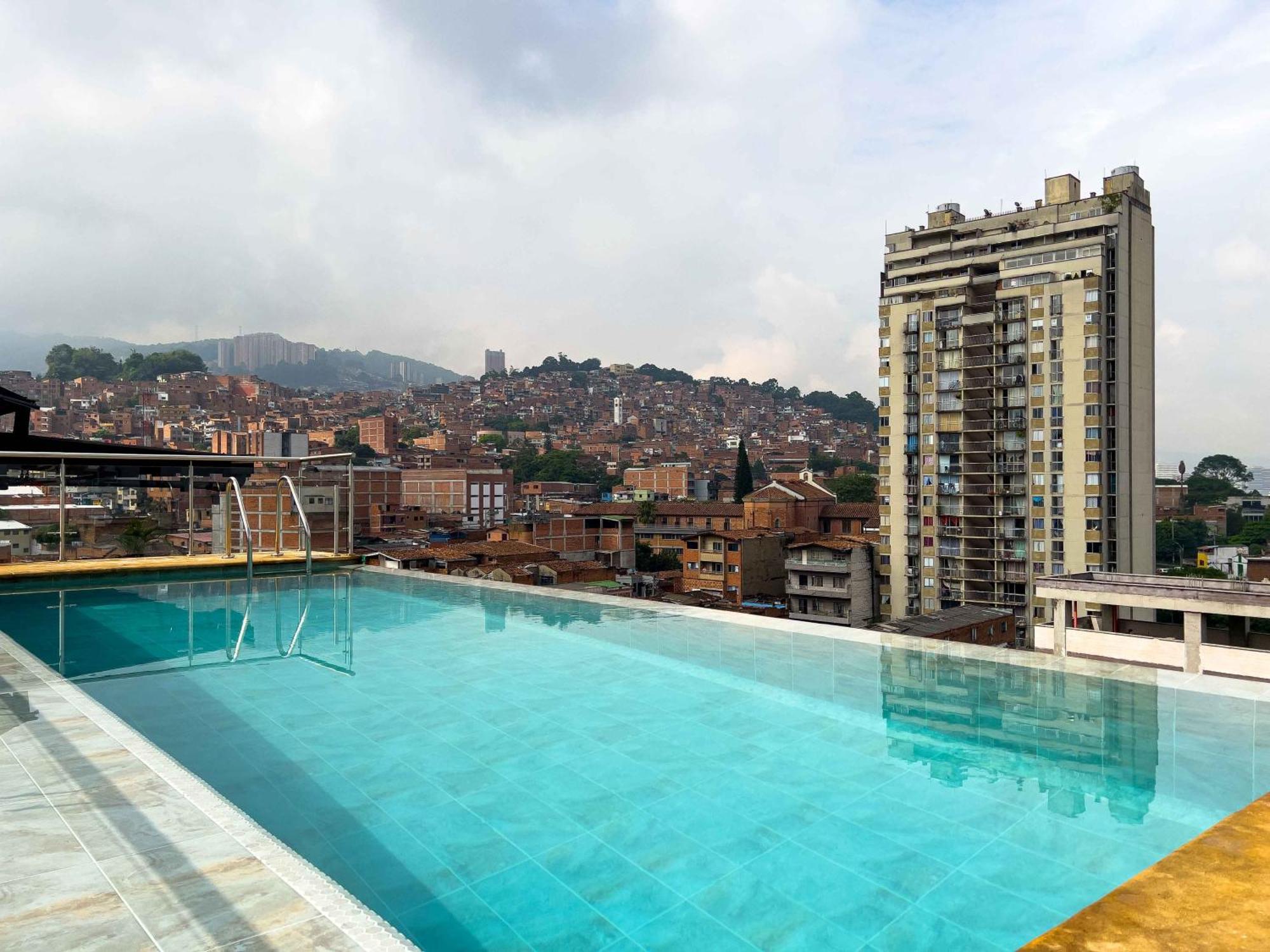 Con Piscina Aparthotel