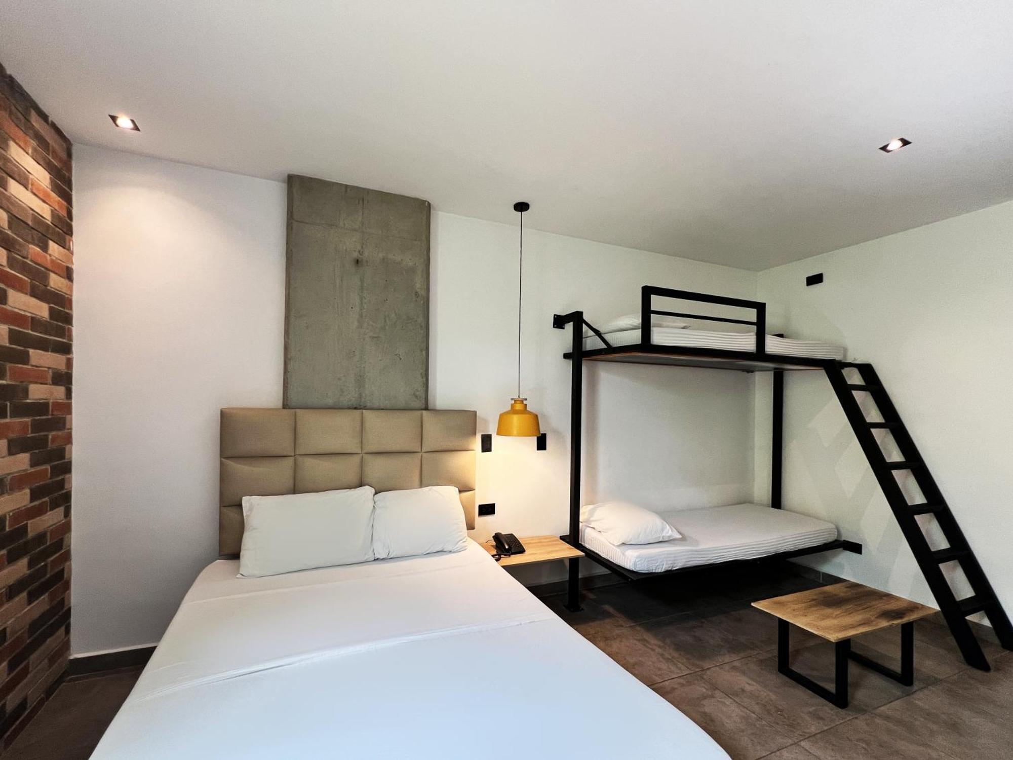 Aparthotel Con Piscina