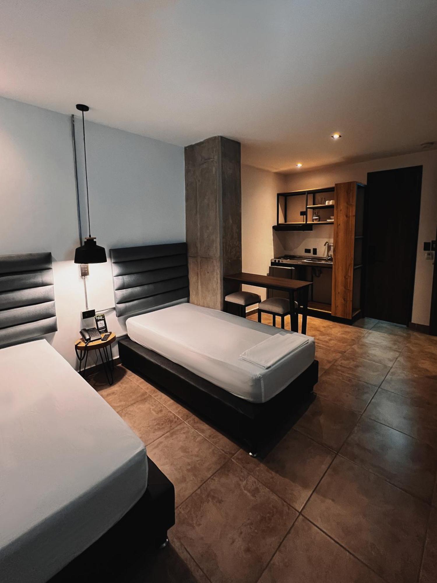 Aparthotel Con Piscina