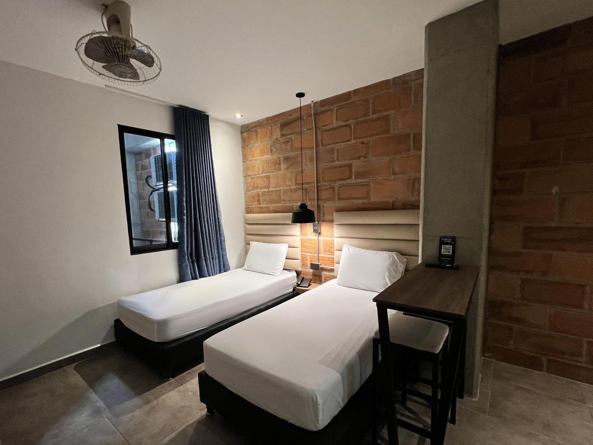 Aparthotel Con Piscina *