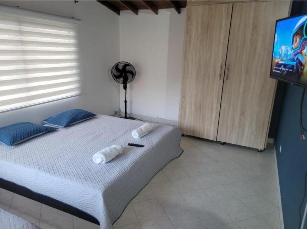 Amplio Apto Con Jacuzzy Terraza 2b 4hab Laureles Medellin