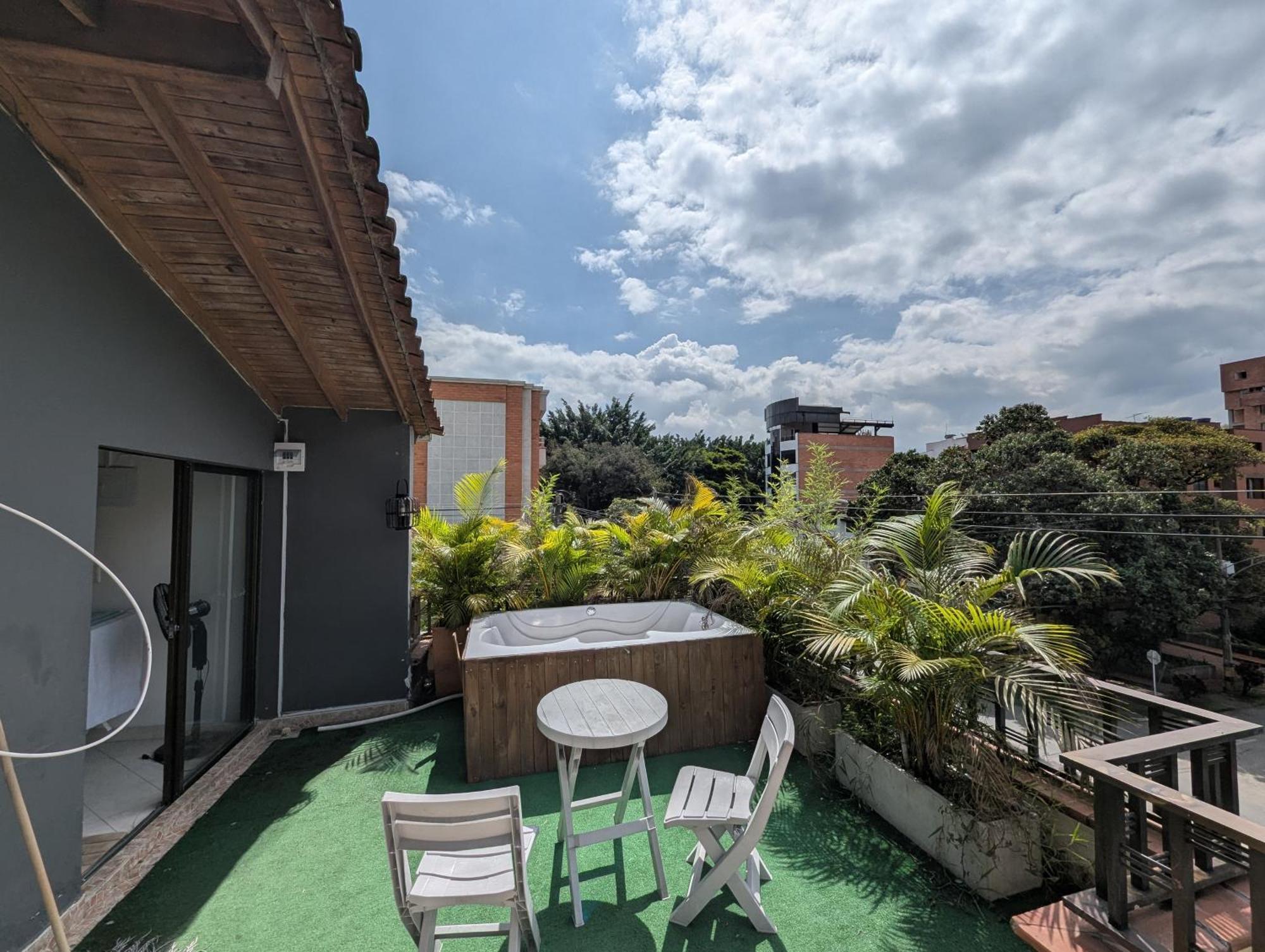 Amplio Apto Con Jacuzzy Terraza 2b 4hab Laureles Apartment *