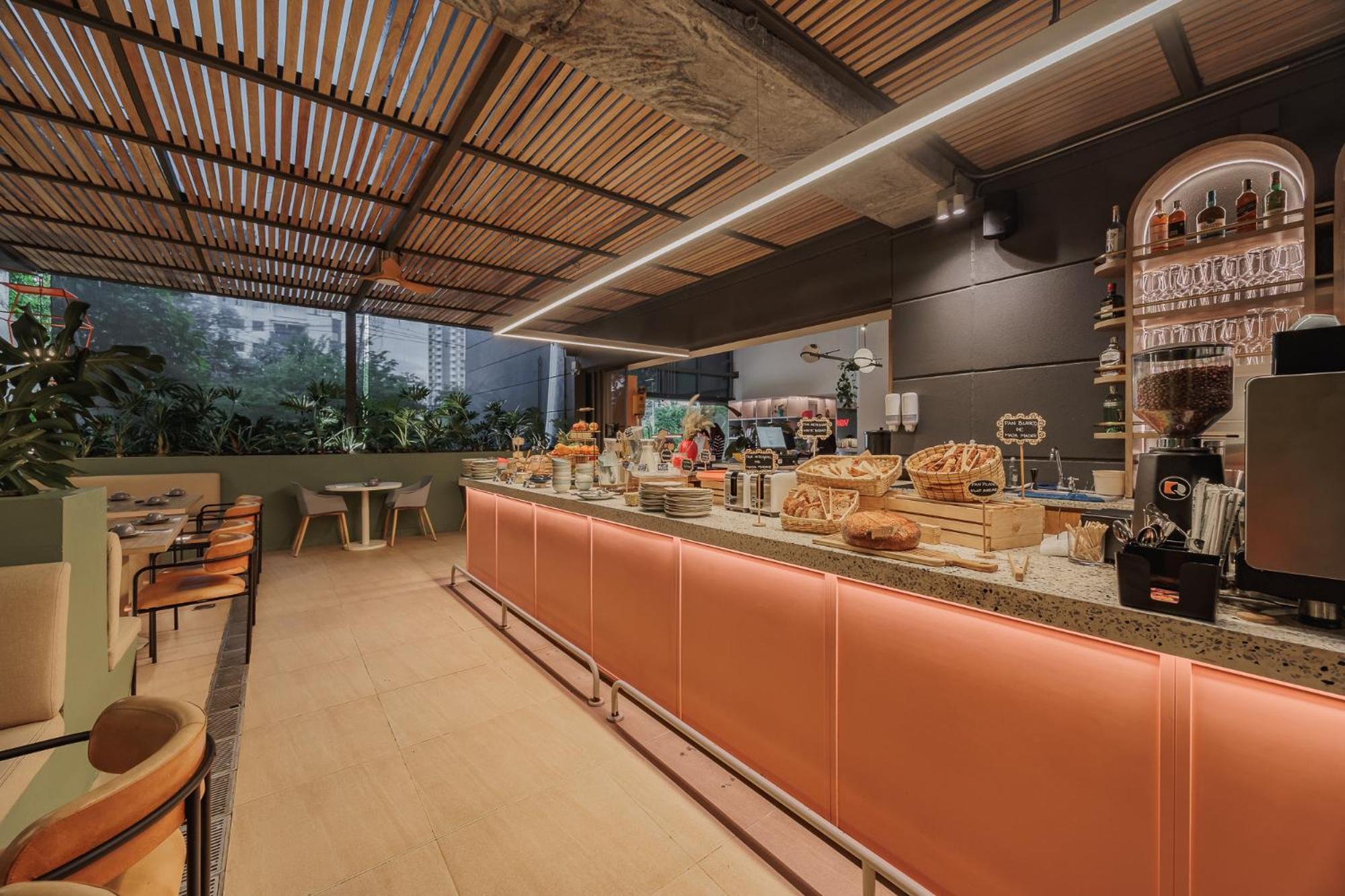 Versus 5* Medellin