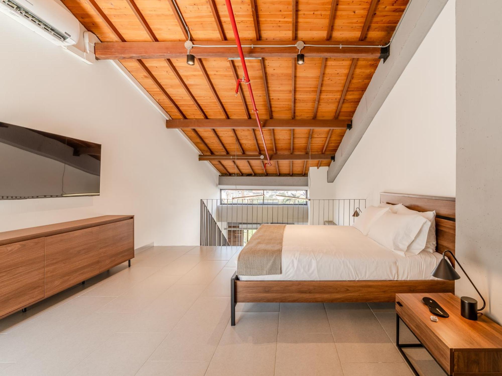 Enchanted Elegance In Laureles *