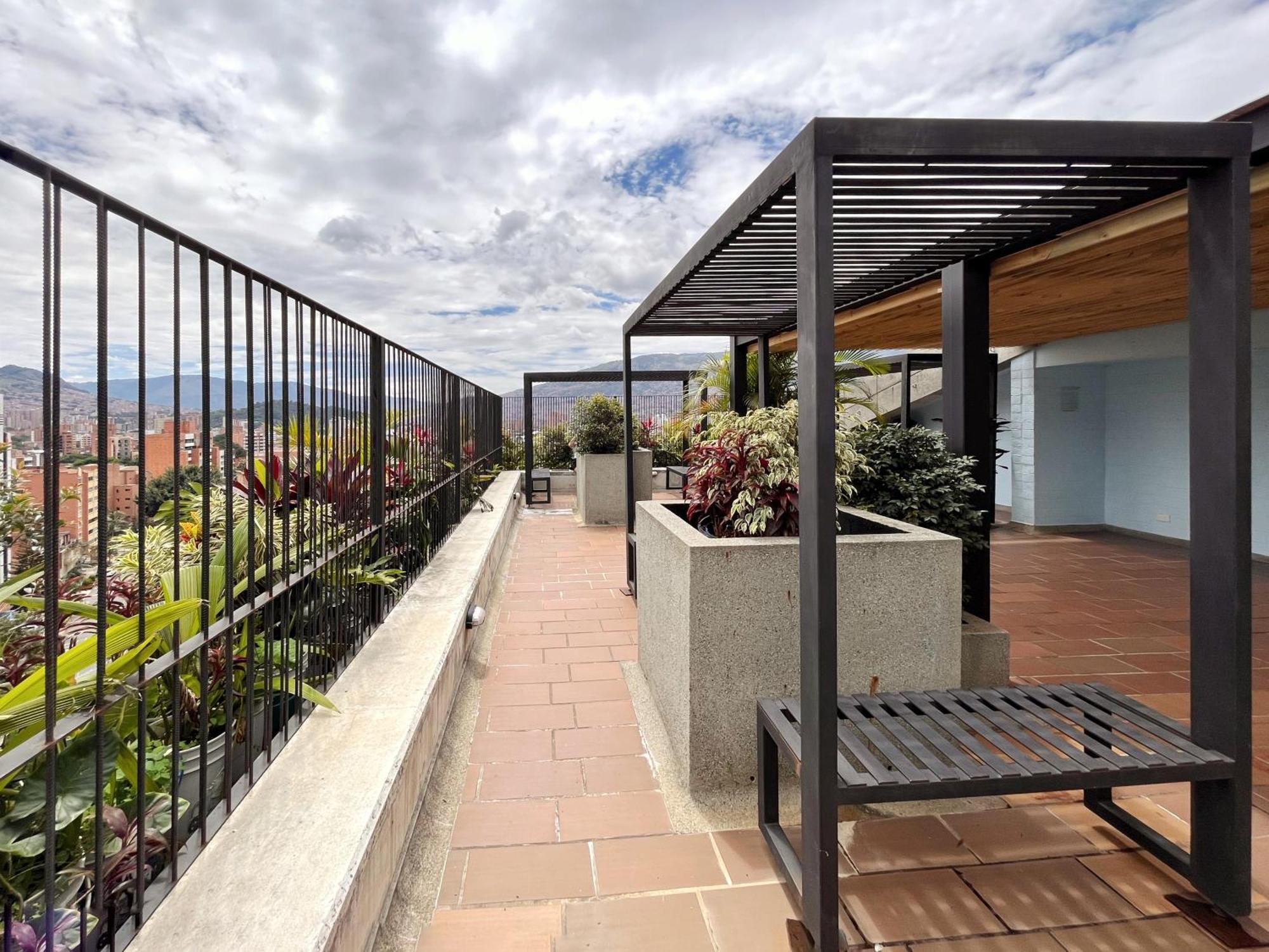 Enchanted Elegance In Laureles