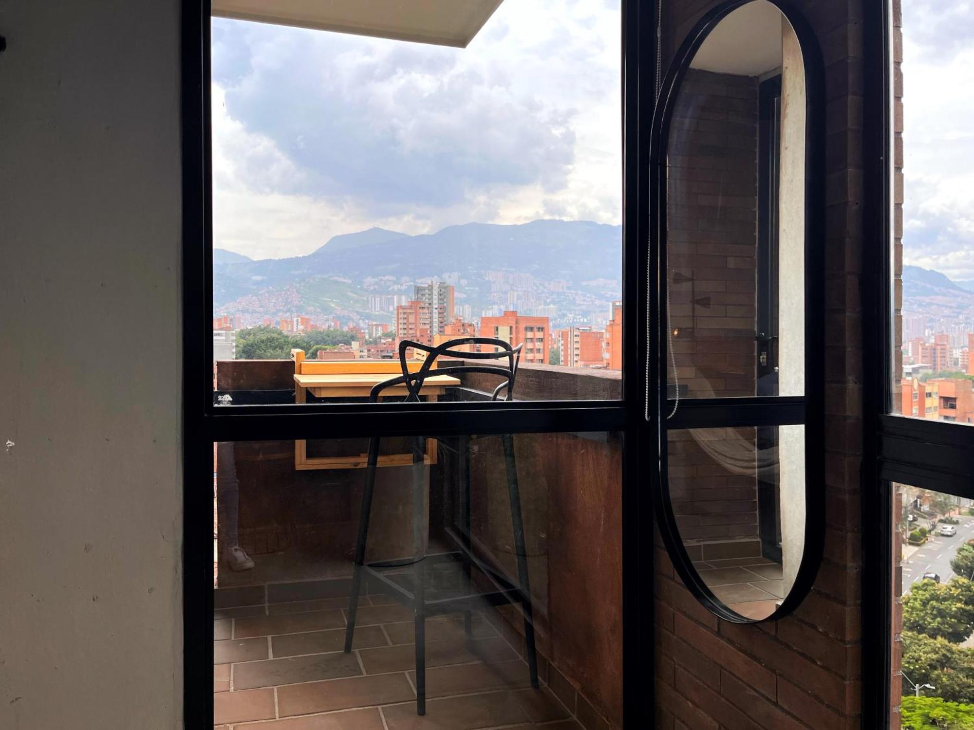 Apartment Enchanted Elegance In Laureles Medellin