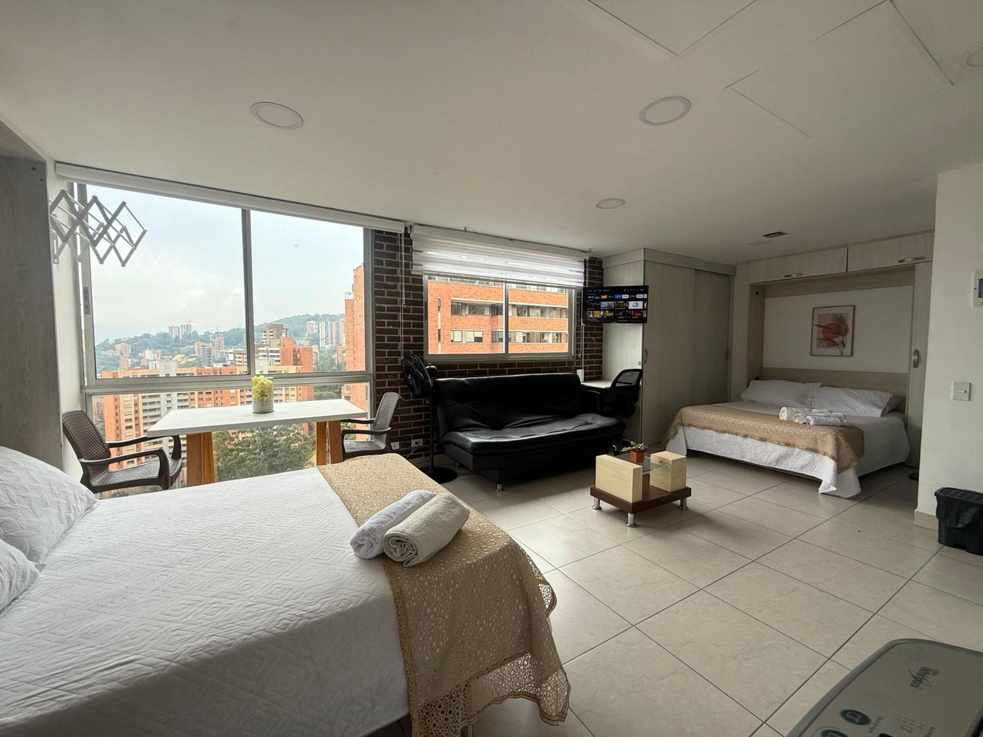 Apto Familiar In Poblado Apartment *