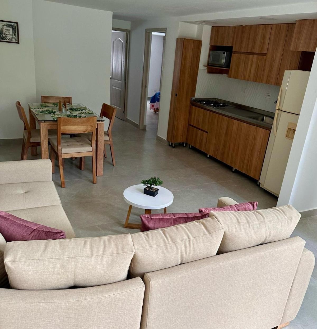 Family In Belen, Comfortable, Conveniently Located, Wi-fi Medellin