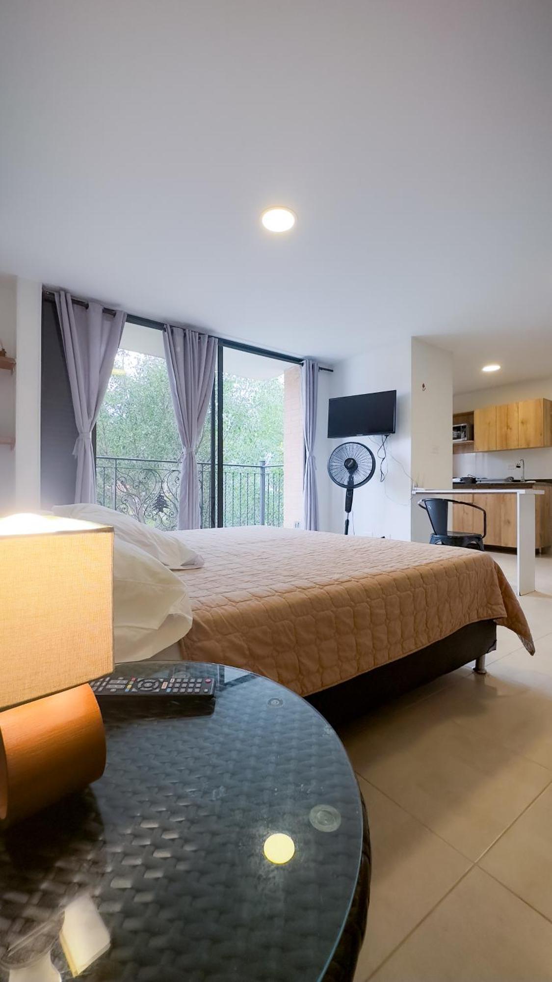 Edificio Fenicia Lofts Laureles Apartahotel