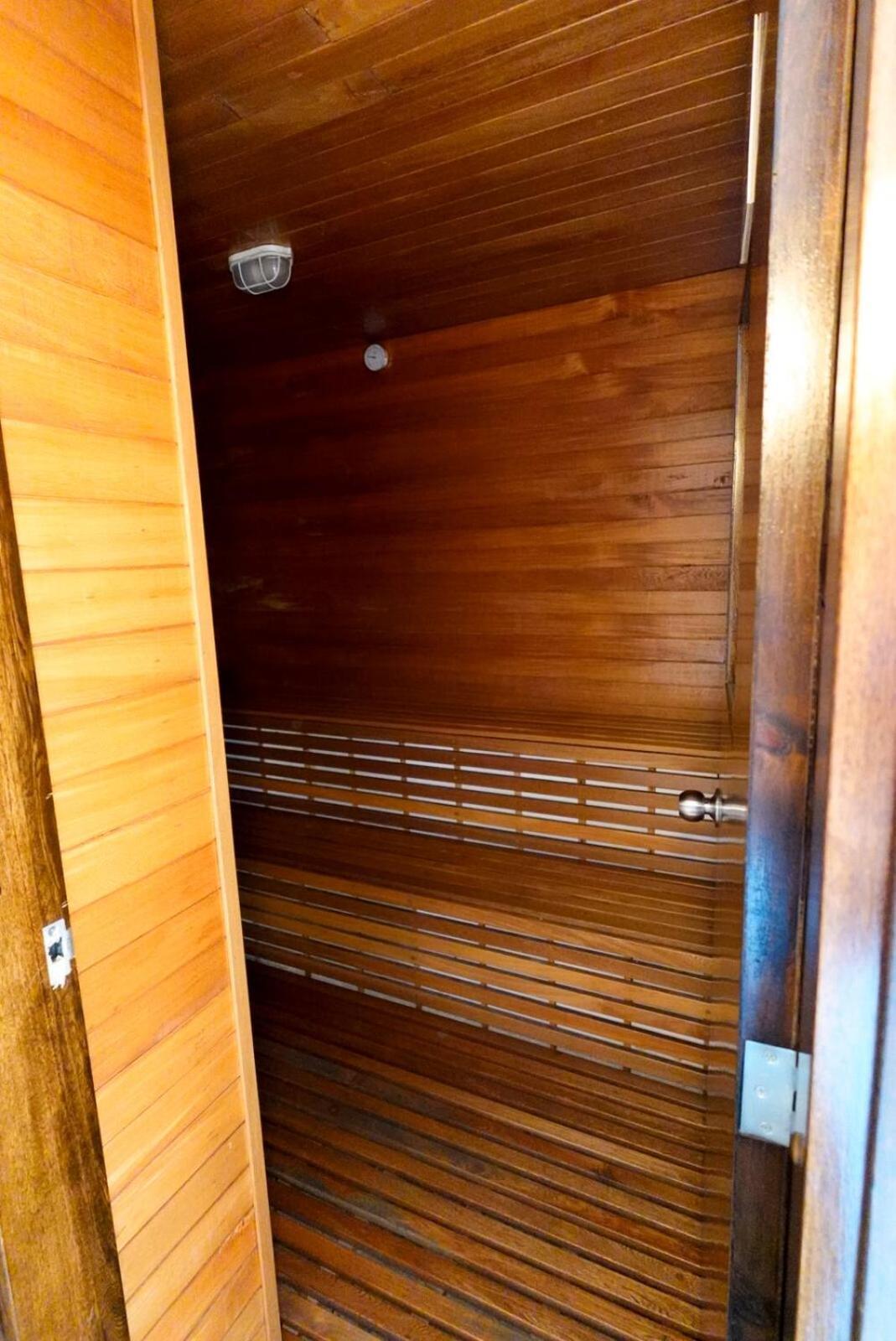 Apartment New W Private Jacuzzi & Ac
