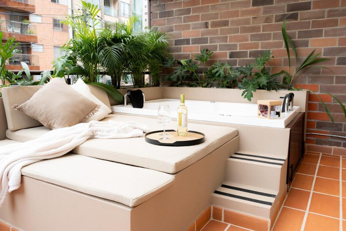 New W Private Jacuzzi & Ac Medellin